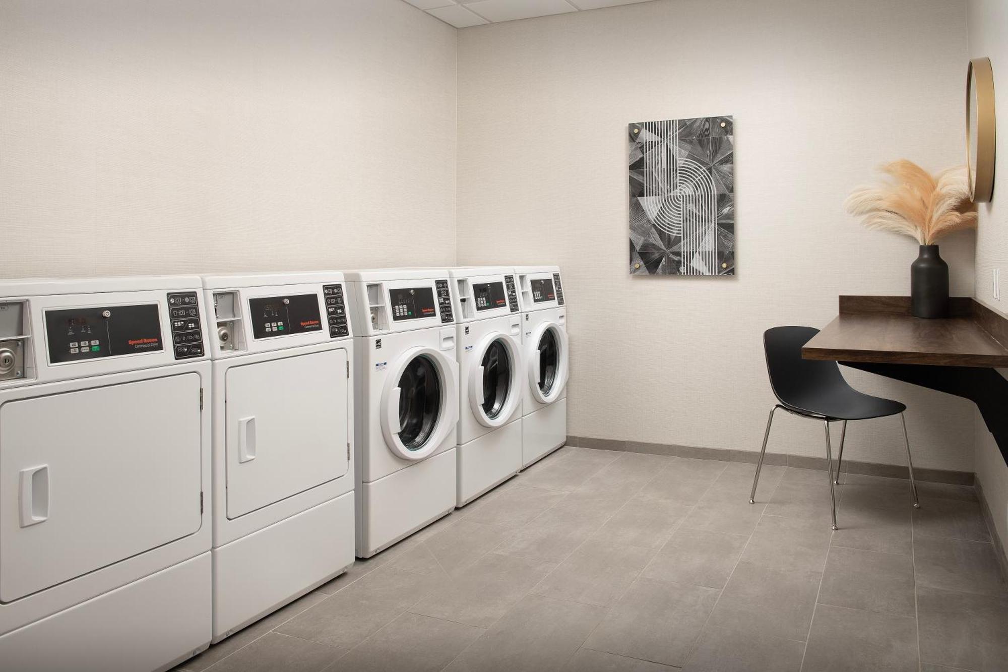 Springhill Suites By Marriott サンドポイント エクステリア 写真